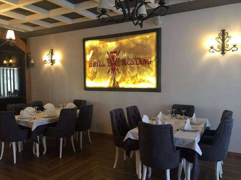 Hotel Mustang Vaqarr Ресторан фото